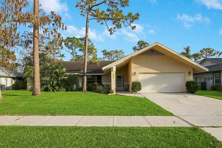 652 Indigo Avenue Wellington, FL 33414