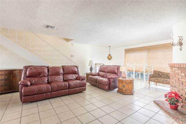 1910 Grismer Avenue #F Burbank, CA 91504