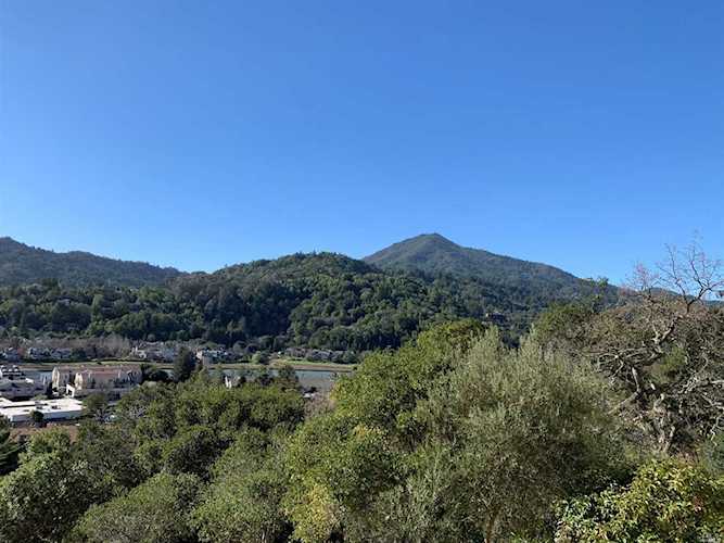 565 Via Casitas Greenbrae, CA 94904