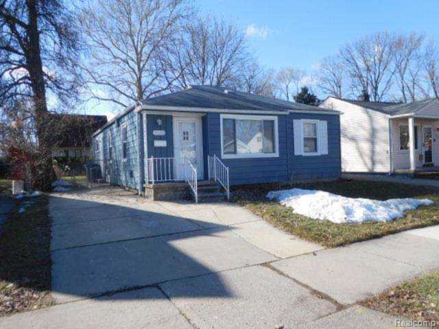 2033 Symes St Ferndale, MI 48220 | MLS 2210013547 Photo 1