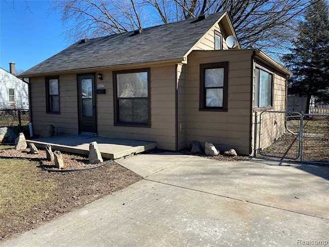 5927 Mayfair St Taylor, MI 48180 | MLS 2210006917 Photo 1