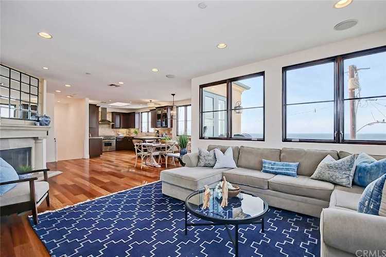 320 33rd Place Manhattan Beach, CA 90266