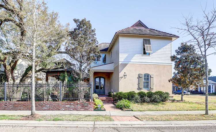 402 Worth Avenue Lafayette, LA 70508