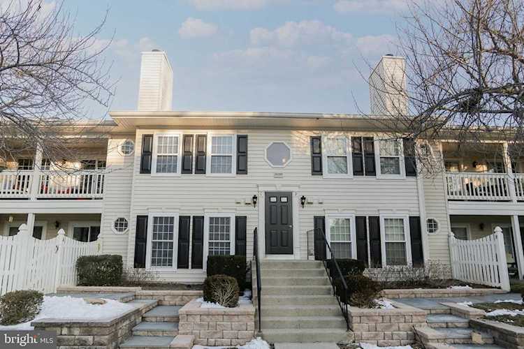 10200C Ashbrooke Ct #3 Oakton, VA 22124 | MLS ® VAFX1182486 Photo 1