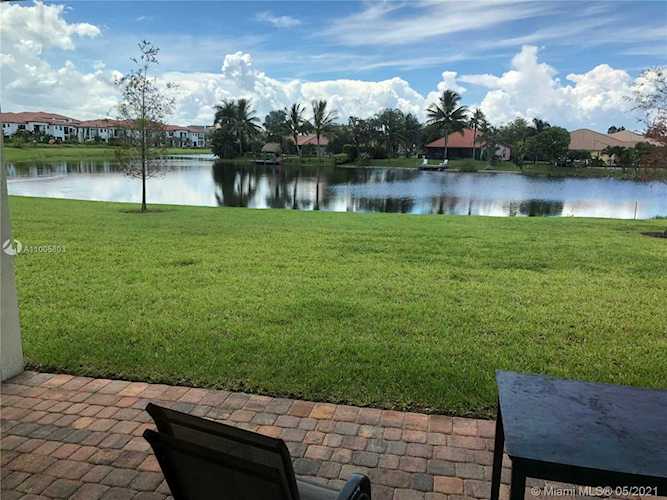 11337 SW 12th St Pembroke Pines, FL 33025