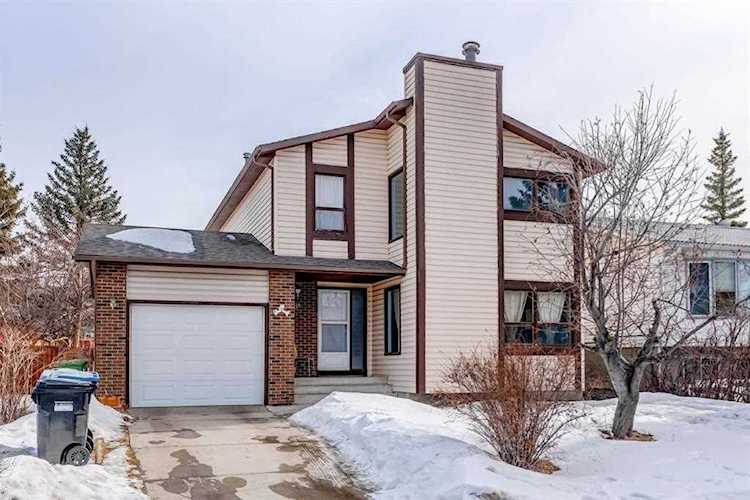 111 Whitaker Close NE Calgary, AB T1Y 5K2