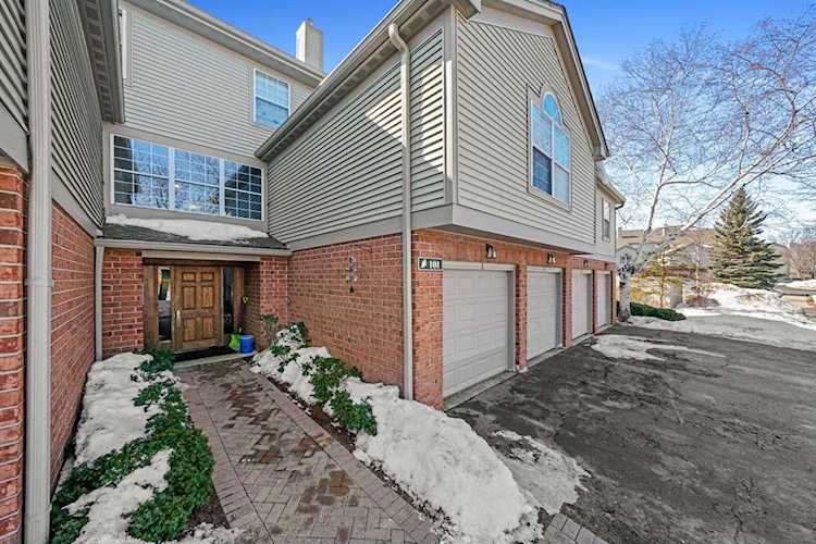 101 Kristin Circle #3 Schaumburg, IL 60195