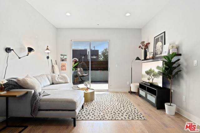 13337 Beach Avenue #105 Marina Del Rey, CA 90292