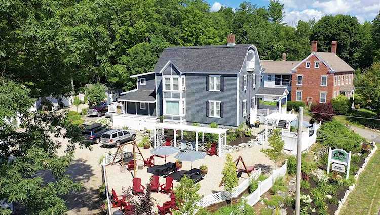 54 Center St Wolfeboro, NH 03894