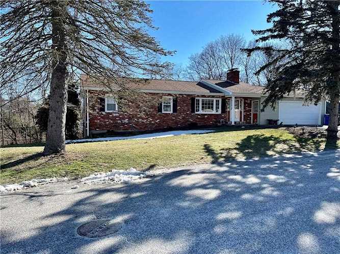 79 Willis Dr Cumberland, RI 02864