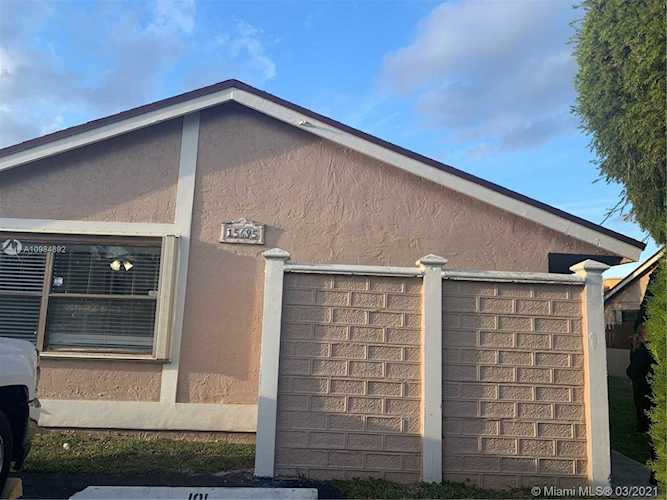 15695 SW 76th Ln #A101 Miami, FL 33193 | MLS A10984892 Photo 1