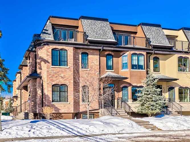 3379 Erlton St SW Calgary, AB T2S 2Z2
