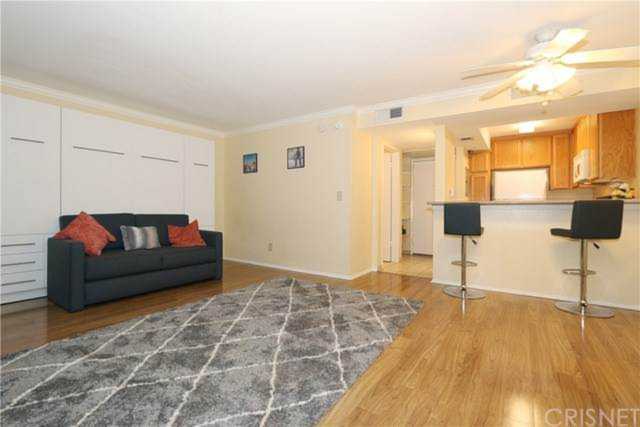 5325 Newcastle Avenue #211 Encino, CA 91316