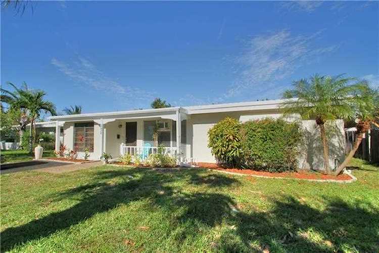 2620 NE 18th Ter Lighthouse Point, FL 33064