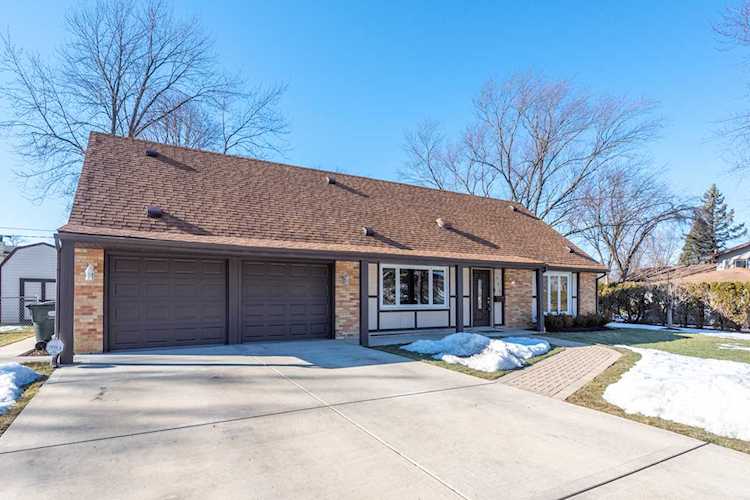 1950 Hampton Rd Hoffman Estates, IL 60169