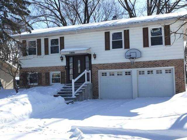 1335 Newcastle Ln Hoffman Estates, IL 60169 | MLS 11010247 Photo 1