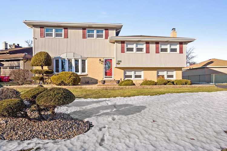 520 W Eggerding Dr Addison, IL 60101 | MLS 11010659 Photo 1