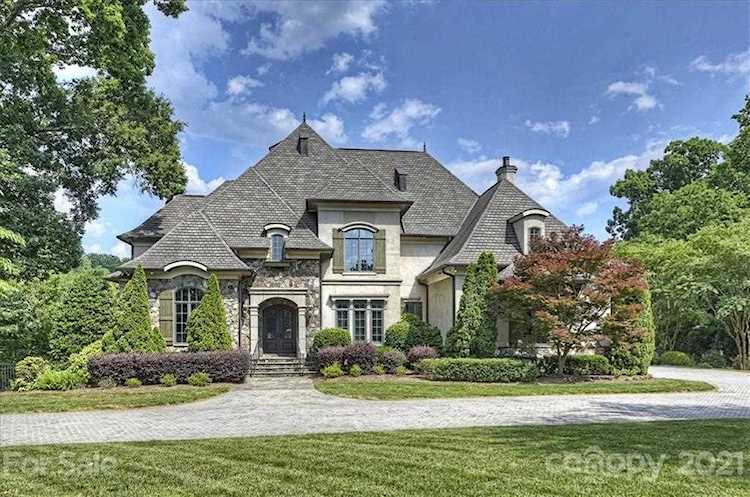 1425 Meadowood Ln Charlotte, NC 28211