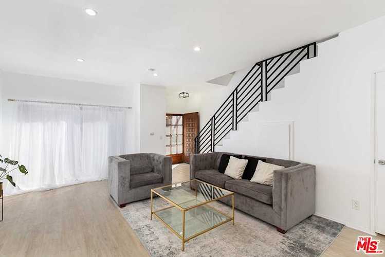 822 Victor Avenue #18 Inglewood, CA 90302