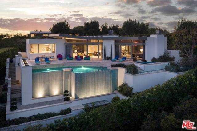 1486 Blue Jay Way Los Angeles, CA 90069