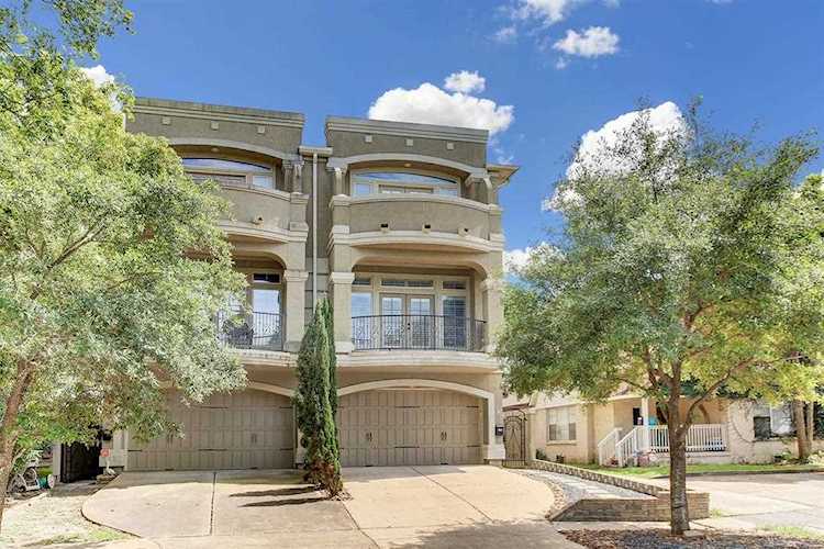 2001 Portsmouth St Houston, TX 77098