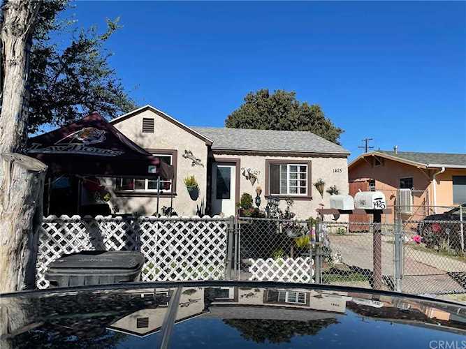 1425 E 76th Place Los Angeles, CA 90001