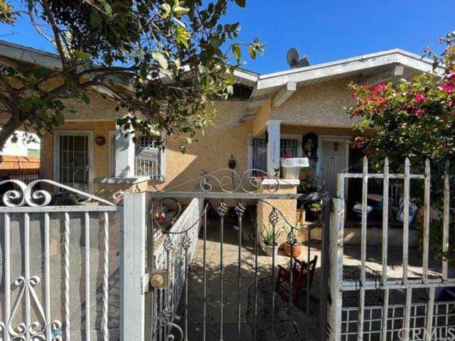 6812 Compton Avenue Los Angeles, CA 90001