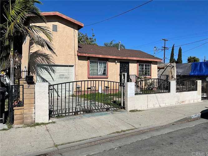 1747 E 67th Street Los Angeles, CA 90001