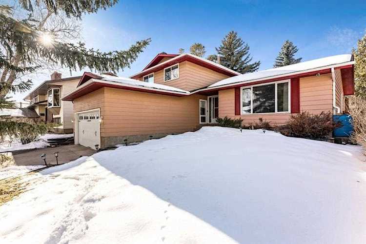 320 Cannington Place SW Calgary, AB T2W 1Z9