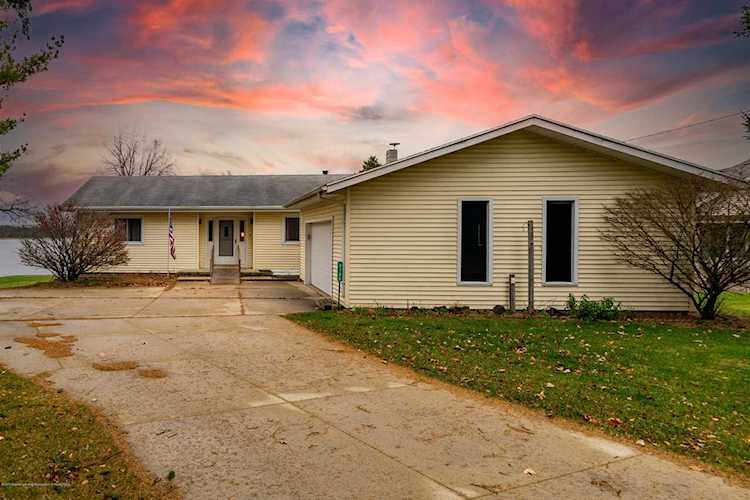 6705 Westgate Dr Laingsburg, MI 48848