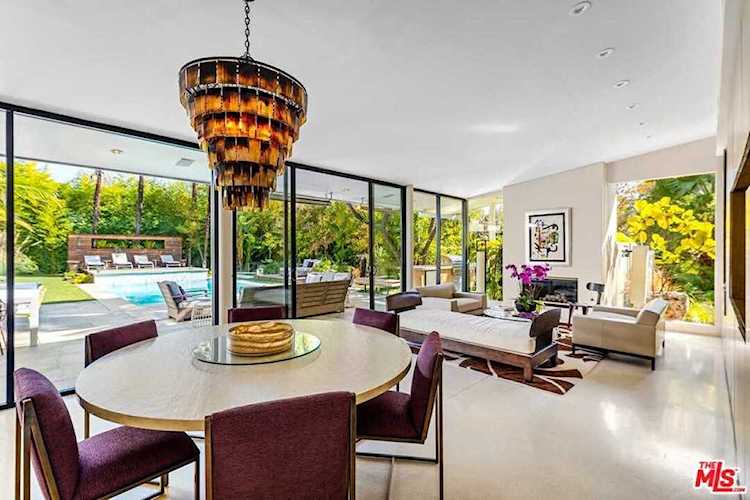 15627 Royal Oak Road Encino, CA 91436