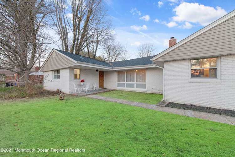 48 Daum Rd Manalapan, NJ 07726 | MLS 22106420 Photo 1