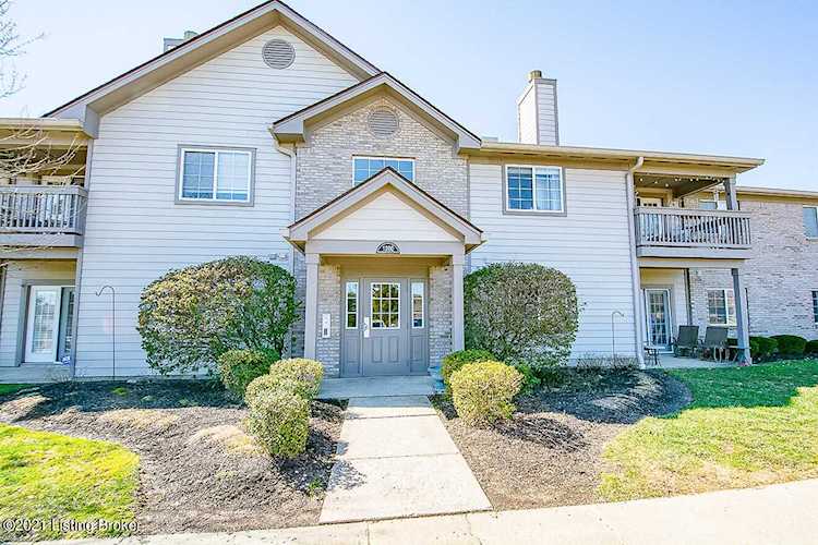 1200 Autumn Sun Ct #204 Louisville, KY 40243