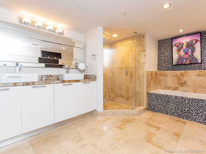 1800 N Bayshore Dr #3414 Miami, FL 33132