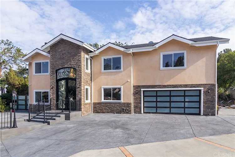 11980 Elnora Place Granada Hills, CA 91344