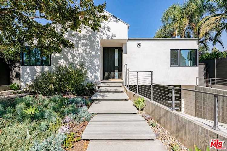 12715 Sarah Street Studio City, CA 91604