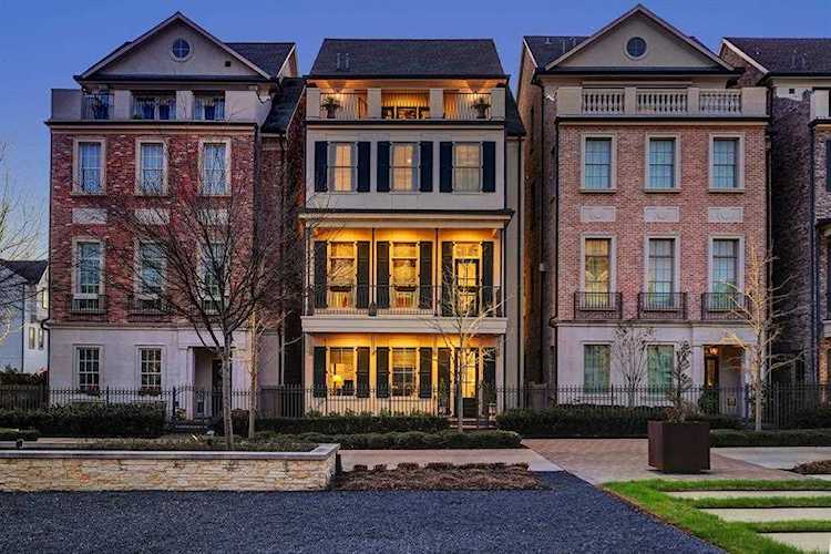 306 Magnolia Heights Ln Houston, TX 77024