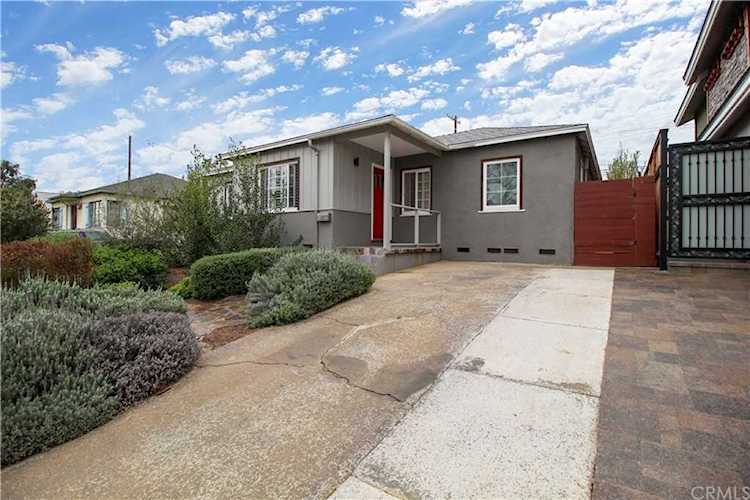 5512 W 82nd Street Los Angeles, CA 90045