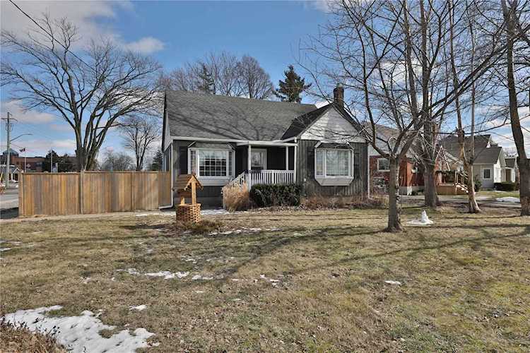 4820 Portage Rd Niagara Falls, ON L2E6B3