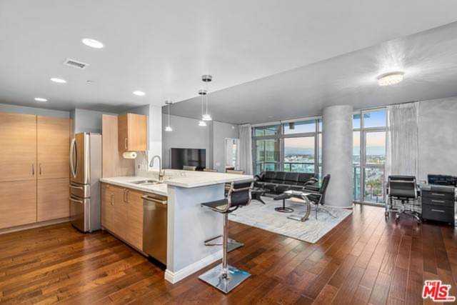 13650 Marina Pointe Drive #1009 Marina Del Rey, CA 90292