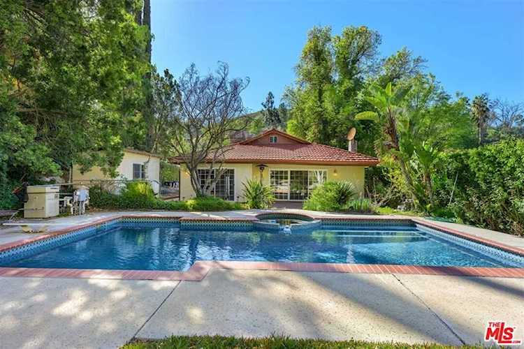 4808 Excelente Drive Woodland Hills, CA 91364