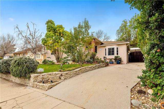 17624 Rhoda Street Encino, CA 91316