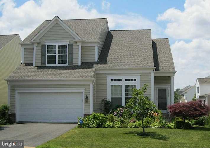 13507 Jeb Stuart Square Centreville, VA 20120 | MLS ® VAFX1183264 Photo 1