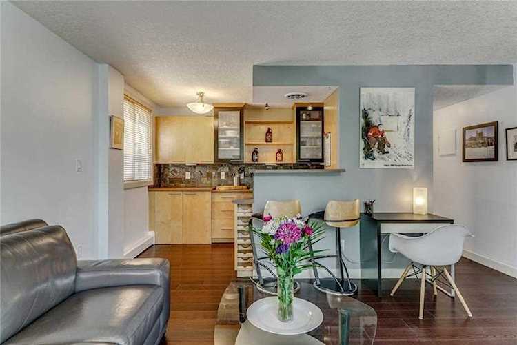 123 24 Ave SW #201 Calgary, AB T2S 0J8