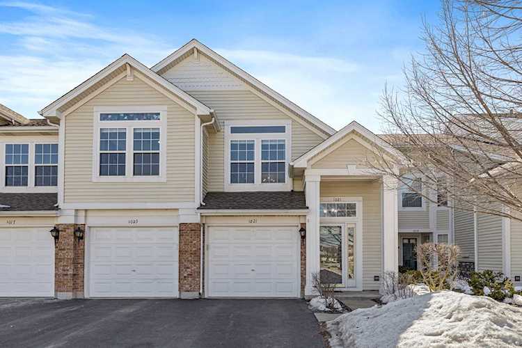 1021 Huntington Dr Elk Grove Village, IL 60007