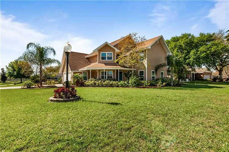 229 White Cliff Blvd Auburndale, FL 33823