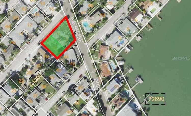 187 145th Ave N Madeira Beach, FL 33708