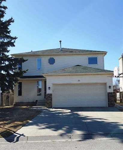 25 Millview Rise SW Calgary, AB T2Y 2W7