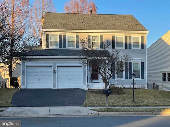 3521 Armfield Farm Dr Chantilly, VA 20151 | MLS ® VAFX1184532 Photo 1