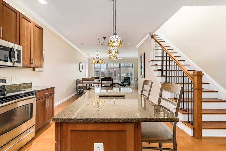 251 Daniel Burnham Square Columbus, OH 43215
